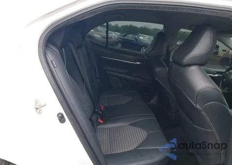 2021 Toyota Camry Se/Se Night Shade z USA, uszkodzony, nr VIN 4T1G11AK6MU516035